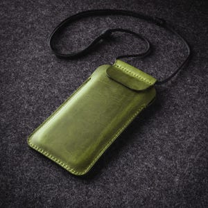 Necklace leather iPhone case personalized slim crossbody sleeve holder gift for him phone strap Crazy Horse iPhone 17 Pro Max Air 16 Plus 15 Alpine Green