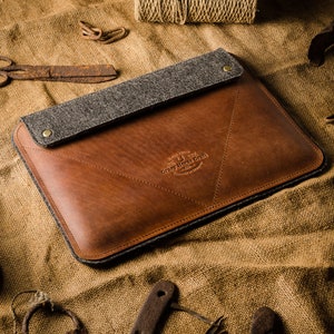 M3 2025 iPad Air 11 inch leather case, M2 iPad Air 13 sleeve, wool felt, iPad 10.9 cover, veg-tanned Crazy Horse leather, iPad Pro 13 bag