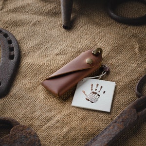 Minimalist Key Holder / Organiser, Vegetable tanned Crazy Horse style Italian leather, Key case, Leather Keychain, Key Fob, Keys purse, gift