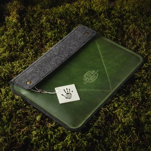 MacBook Pro 14 M4 / Pro 13 case, MacBook Air 13 M3 sleeve cover green Italian Crazy Horse leather wool felt 2024 MacBook Pro 16 laptop bag
