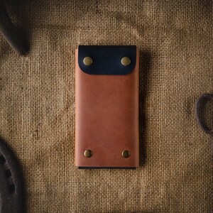 iPhone 14 Plus case / wallet, iPhone 14 sleeve / cardholder, brown Crazy Horse leather, minimalist iPhone 14 / 13 Pro Max cover, unique gift bild 7