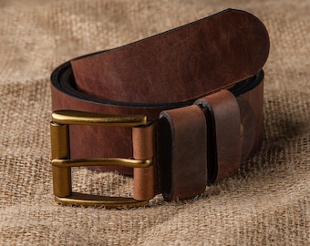 Cintura in pelle italiana fatta a mano, cintura Crazy Horse pieno fiore personalizzata per uomo e donna, cintura in jeans conciata al vegetale, regalo per lui e testimoni dello sposo.