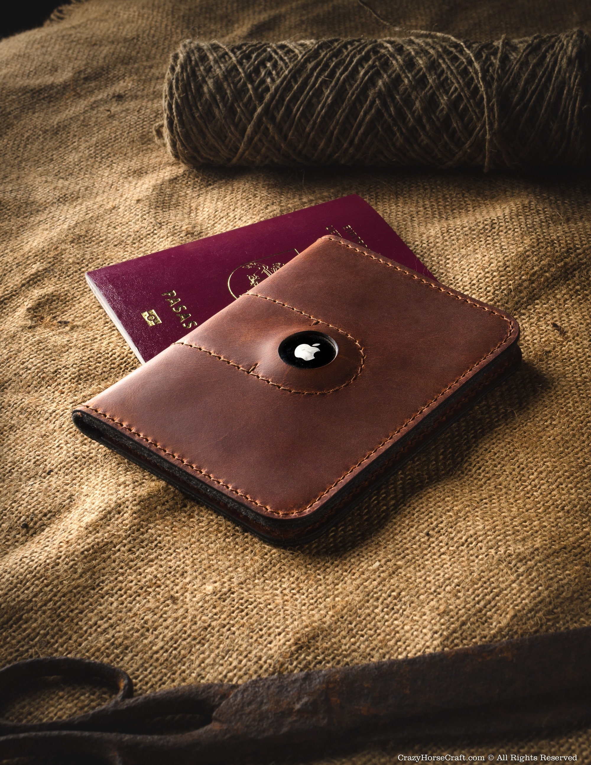 Funda billetera Airtag vegetal curtida cuero italiano viaje pasaporte soporte para tarjetas - Imagen 3 de 16