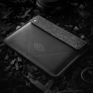 MacBook Pro 16 case sleeve M4 MacBook Pro 16 inch sleeve MacBook Pro 16 black Crazy Horse leather cover 100% wool felt MacBook Pro 13/14 bag