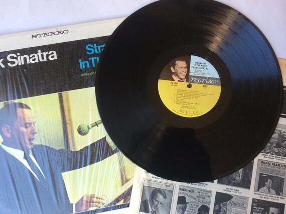 Frank Sinatra STRANGERS IN THE NIGHT (1966) Reprise FS-1017 Stereo Vinyl  Record