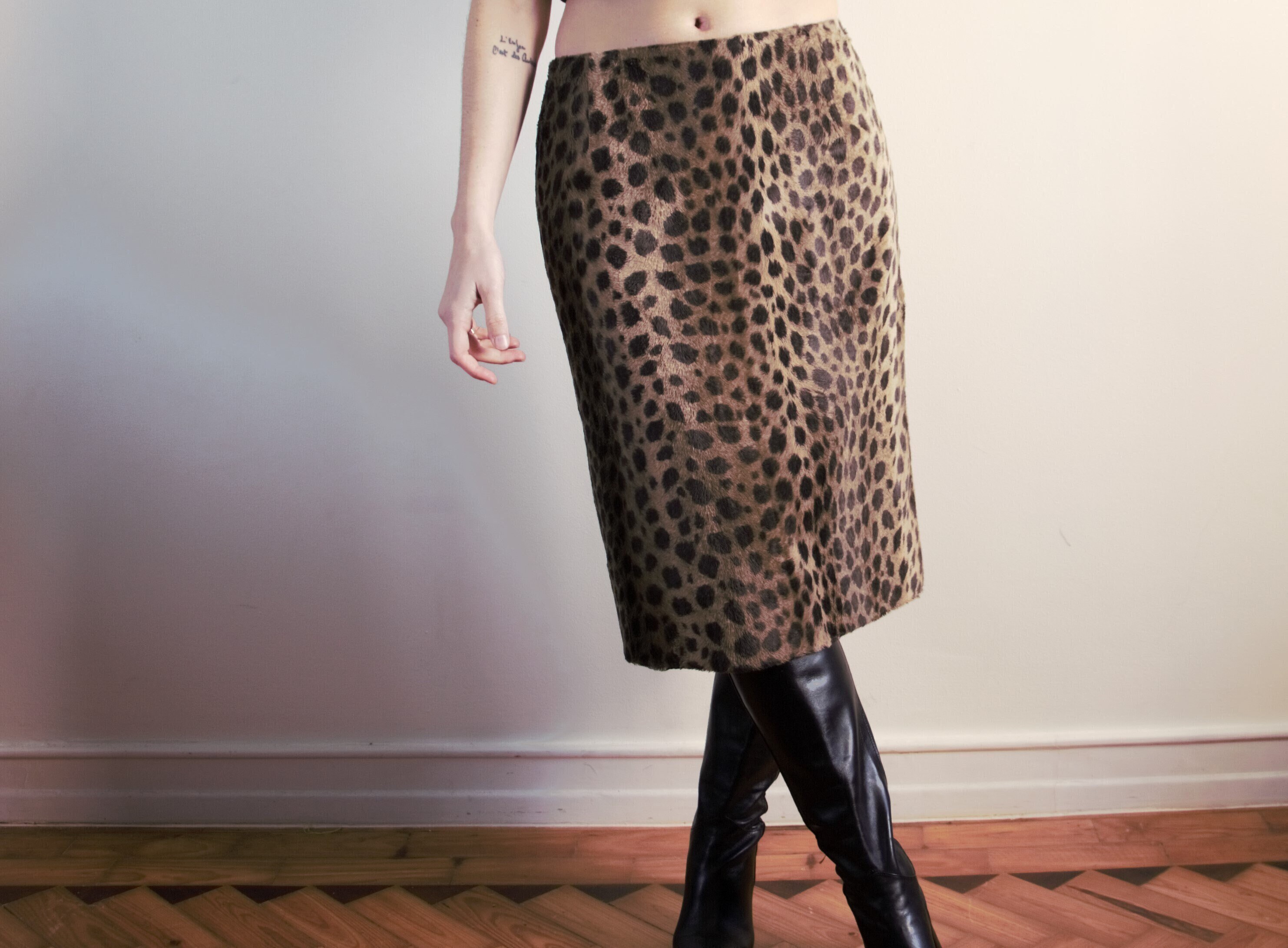 Mid length leopard skirts below the knee hot sale