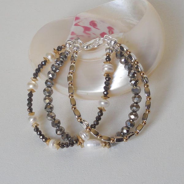 Silver/gold/pearl glass and metal mix 3-strand bracelet