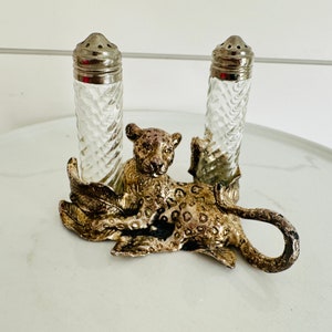 Vintage Arthur Court Jaguar Leopard Cheetah Salt and Pepper Shakers Handcrafted Metalware Tableware Decor 1998 Regal Nature