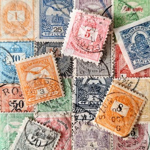 ENVÍO GRATUITO; 50 sellos postales antiguos clásicos de HUNGRÍA con más de 100 años de antigüedad emitidos en los años 1874-1918