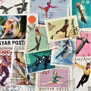 SPEDIZIONE GRATUITA ; 25 francobolli postali colorati vintage in tutto il mondo per pattinaggio di figura, per collezionare, creare pagine di album, collage, ecc.