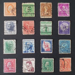 ENVÍO GRATIS ; 16 sellos postales estadounidenses usados clásicos/antiguos diferentes con perforaciones, los llamados sellos perfin/perfins.
