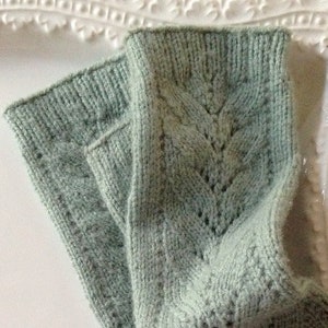 KNITTING PATTERN, PDF, Barnswallow Mitts, fingering weight, fingerless mitts