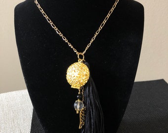 Aromatherapy Essential Oil Diffuser Locket with Tassel