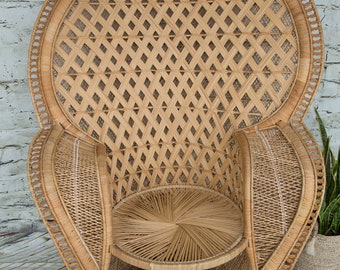 Vintage Rattan Cobra Style Chair/ Fan Back Chair/ Peacock Chair (Contact us with your zip code for shipping quote).