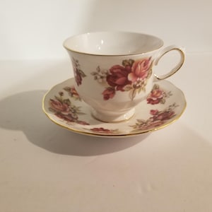 Queen Anne - Red Roses / Floral - Tea Cup and Saucer - England Bone China