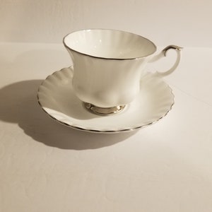 Royal Albert Chantilly Tea Cup & Saucer set England Bone China