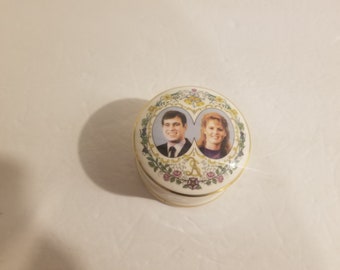 3" Lidded Dish - To Commemorate The Marriage Of Prince Andrew & Sarah Ferguson - Coal Port England