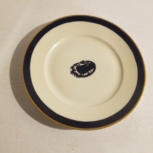Rare Vintage Hutschenreuther Selb Bavaria 7 3/4&quot; plate blue gold with crest