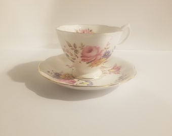 Royal Albert - Blommig Muti Color - Tekopp och fat - Benporslin England