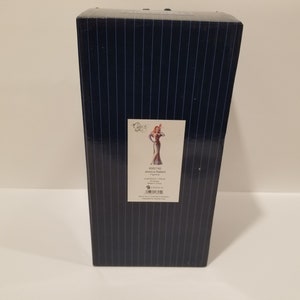 Enesco Disney Showcase Couture de Force Jessica Rabbit Figurine 6002182