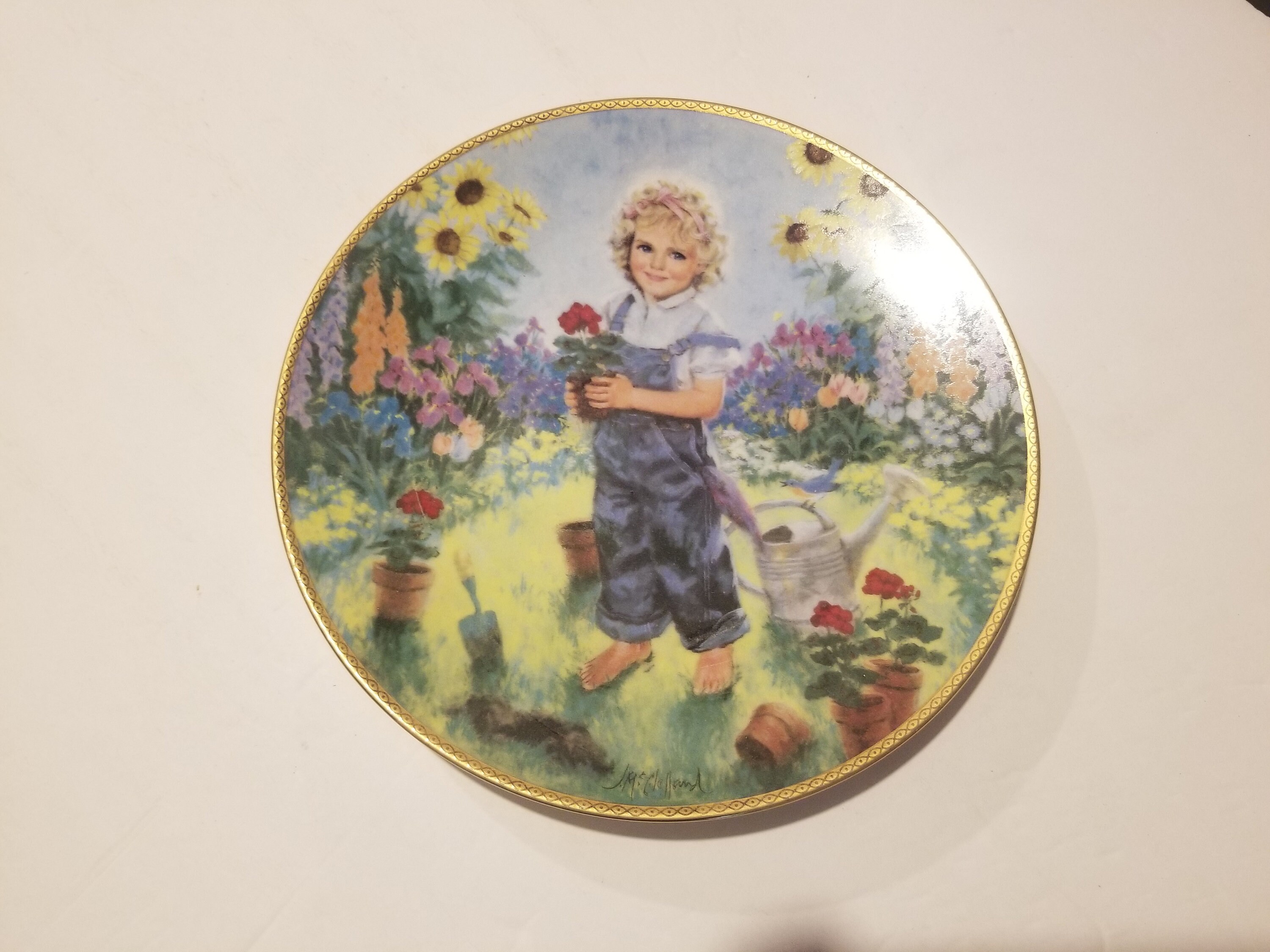 A Gallery of Children⠀ルメール⠀ミルン　アンティーク Collector Plate - A Time to Plant - John Mcclellend - March of