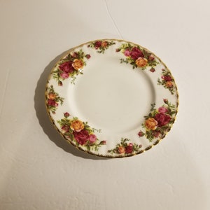 Royal Albert Old Country Roses Salad Plate 8 1/8&quot; England Bone China