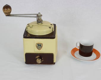 Peugeot Coffee Grinder // French Vintage Cream Peugeot Coffee grinder