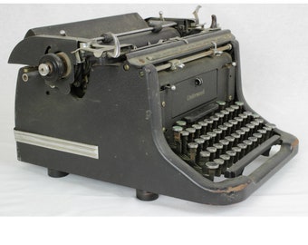 Zentypewriters - Petite Junior De Luxe Typewriter, A hot