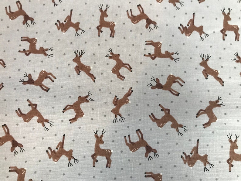 Deer Grey ~ Small Things...Country Creatures~ Lewis /& Irene 100/% Cotton