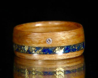 La Bague du Prince du Royal Mile Écossais Moissanite 1.5mm et lapis lazuli Bague de fiançailles en bois de merisier recyclé, bague en bois