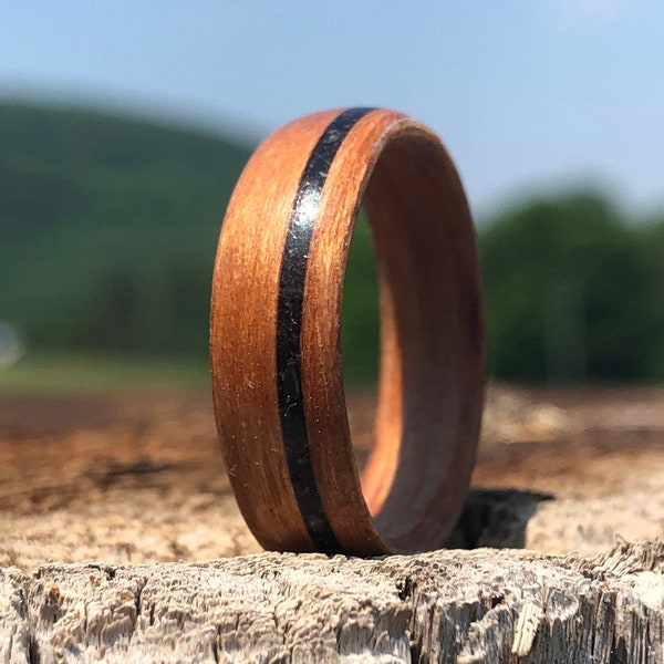 Chocolate Wooden wedding ring - Recycled maple sugar wood ring with real caco from Canada - Personalized love ring - Handcrafted in Montréal