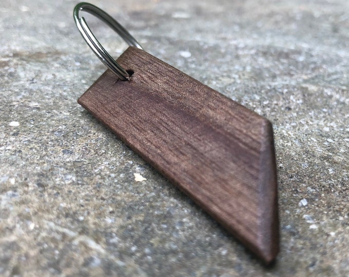 Design wooden keychain. Beaver wood keychain, handmade in Canada