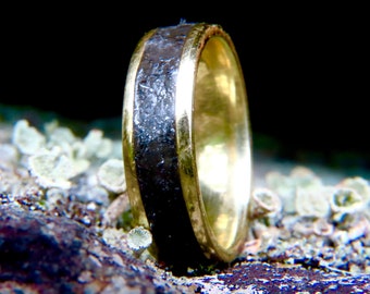 Yellow Gold Météorite Inlay wedding bands for women, Gold wedding ring womens, Unique mens wedding bands, Gold band ring, Gold band wedding,