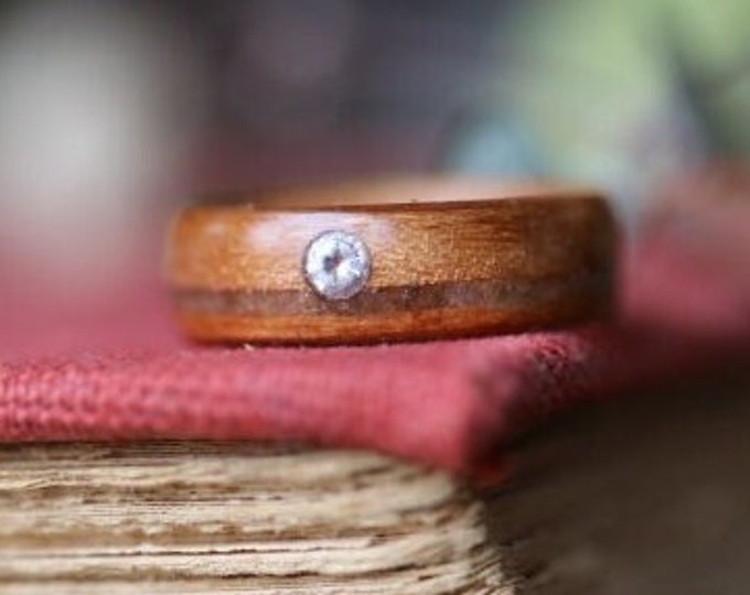 Solitaire Wedding Wood Ring made of Quartz inlay from Western Canada Mountain, Women Wooden Ring, Wooden Ring unique in Canada