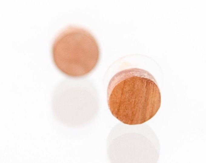 Sugar maple wood stud earrings. Handcrafted round natural wood earring studs. Unisex earrings