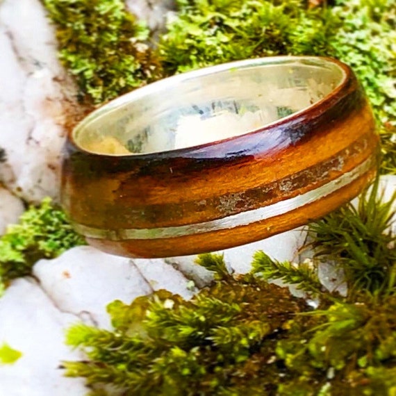 Whiskey barrel and silver line ring - A vintage wedding ring to offer -  A  925 silver and wood ring handmade in Montréal