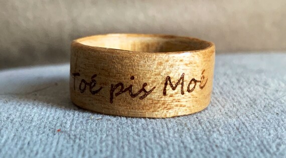 Personalized ring in recycled wood - Wooden ring with pyrography - Engraved jewelry - Ideal for Valentine's day gift