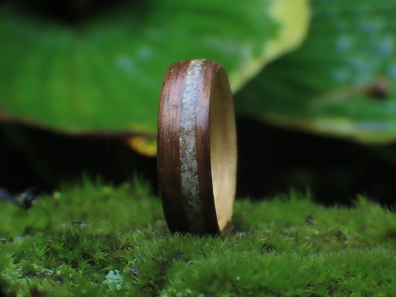 Couple wood ring and concrete from Old Port of Montreal, handmade in Canada