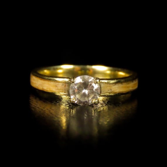 La Bague de la Route des Vins, Wine Route Ring, Moissanite Wedding Band, Vine Wood Ring, Personalized, Made in Quebec