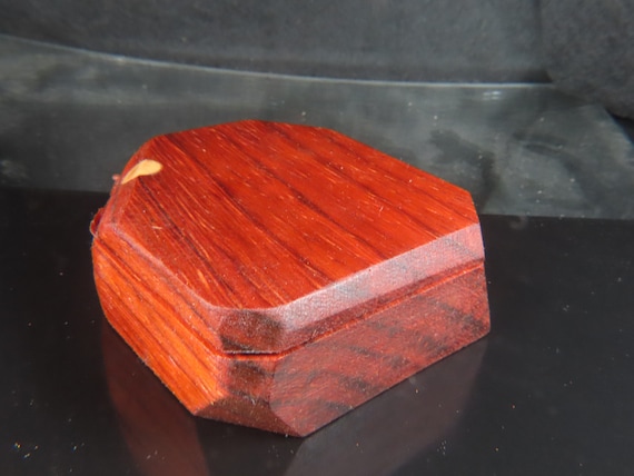 Handcrafted log wooden ring box. Personalized proposal wood ring box. Wood jewelry box handmade in Montreal