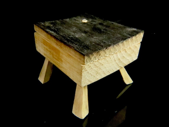 Handcrafted log wooden ring box. Personalized proposal wood ring box. Wood jewelry box handmade in Montreal