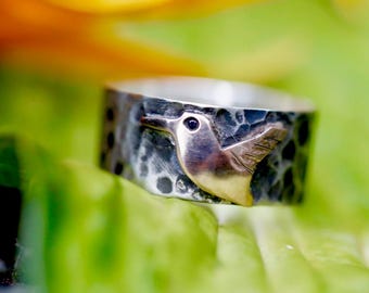 Hummingbird Silver Ring, Personalized Bird made of Bronze, Black Sapphire Eye, Wedding Ring, Promise ring. Handmade in Canada