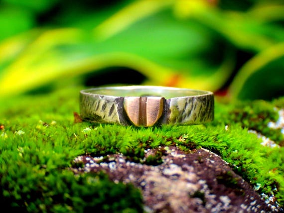 100% Made in Canada, Beaver Ring with Bronze Teeth - Hammered Silver and Bronze Wedding ring - Handmade in Canada by Atelier du Bon Bouleau