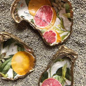 Painted Oyster shell ring dish, Decorated oyster shell,trinket dish,hostess gift,coastal decoration, shell jewelry holder- pattern- Citrus