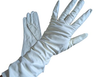 Vintage VAN RAALTE White Leather CABRETTA Sz 7 Condition: look unused