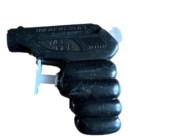 VTG NOS 1960s Black Wee Gee Water Gun Toy Park Plastics Company Condition: new old stock in original packaging in great overall condition