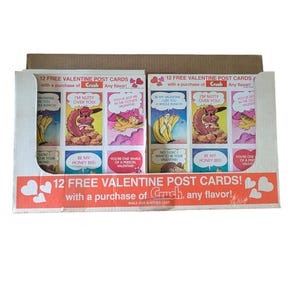 Vintage 1982 Crush Soda Valentine Post Cards And Display New Old Stock Lot de 82 feuilles non découpées - chaque feuille contient 12 cartes postales de la Saint-Valentin