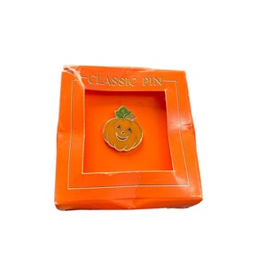 VTG Hallmark Cloisonne 1983 Halloween Jack-O-Lantern Pumpkin Tie Lapel Pin 80s Condition: box shows some wear, but new in