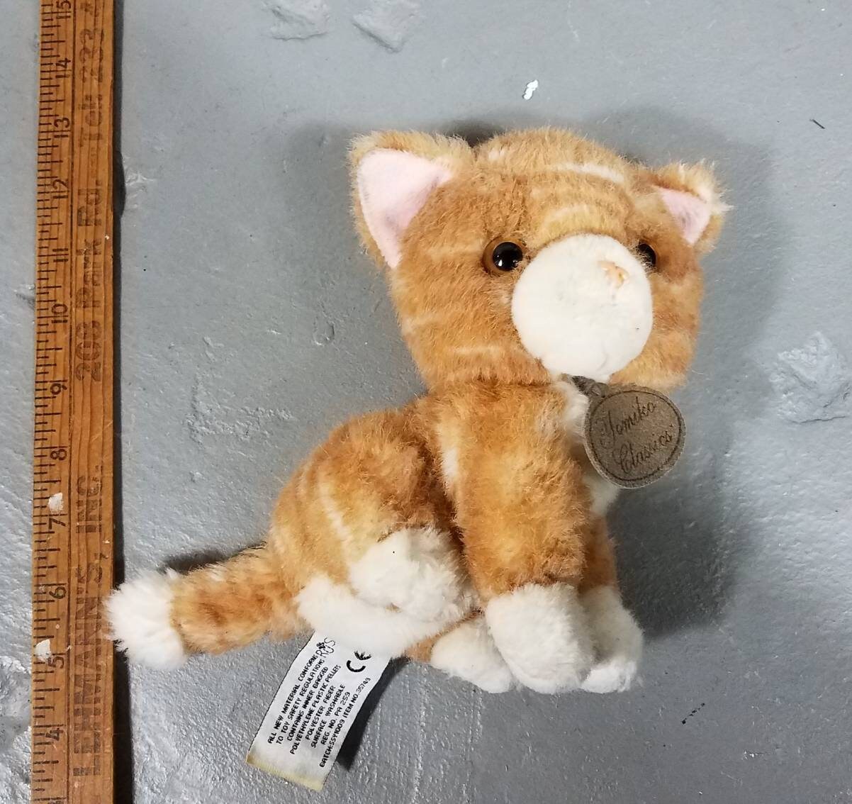 yomiko classics orange tabby cat