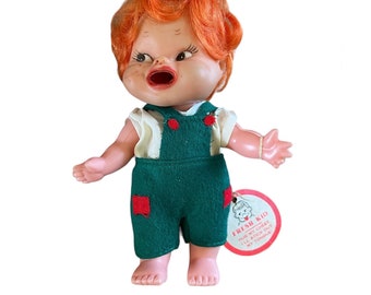 Muñeca coleccionable vintage Red Head Fresh Kid Doll con etiqueta Hong Kong Condición Falta la lengua, algunos rasguños en la cara